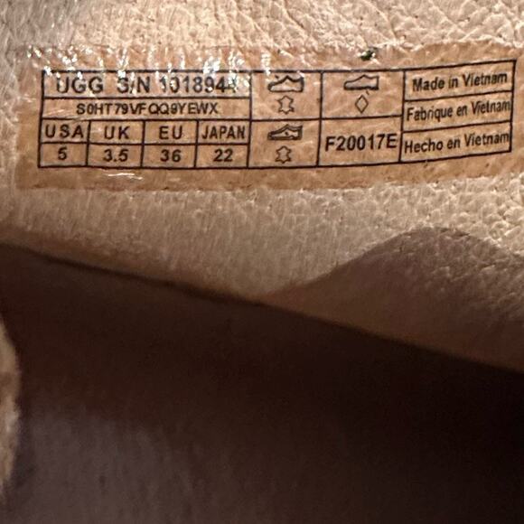 Ugg Women’s Size 5 Golden Brown Suede Fringed Moccasin Style Booties - Picture 12 of 12